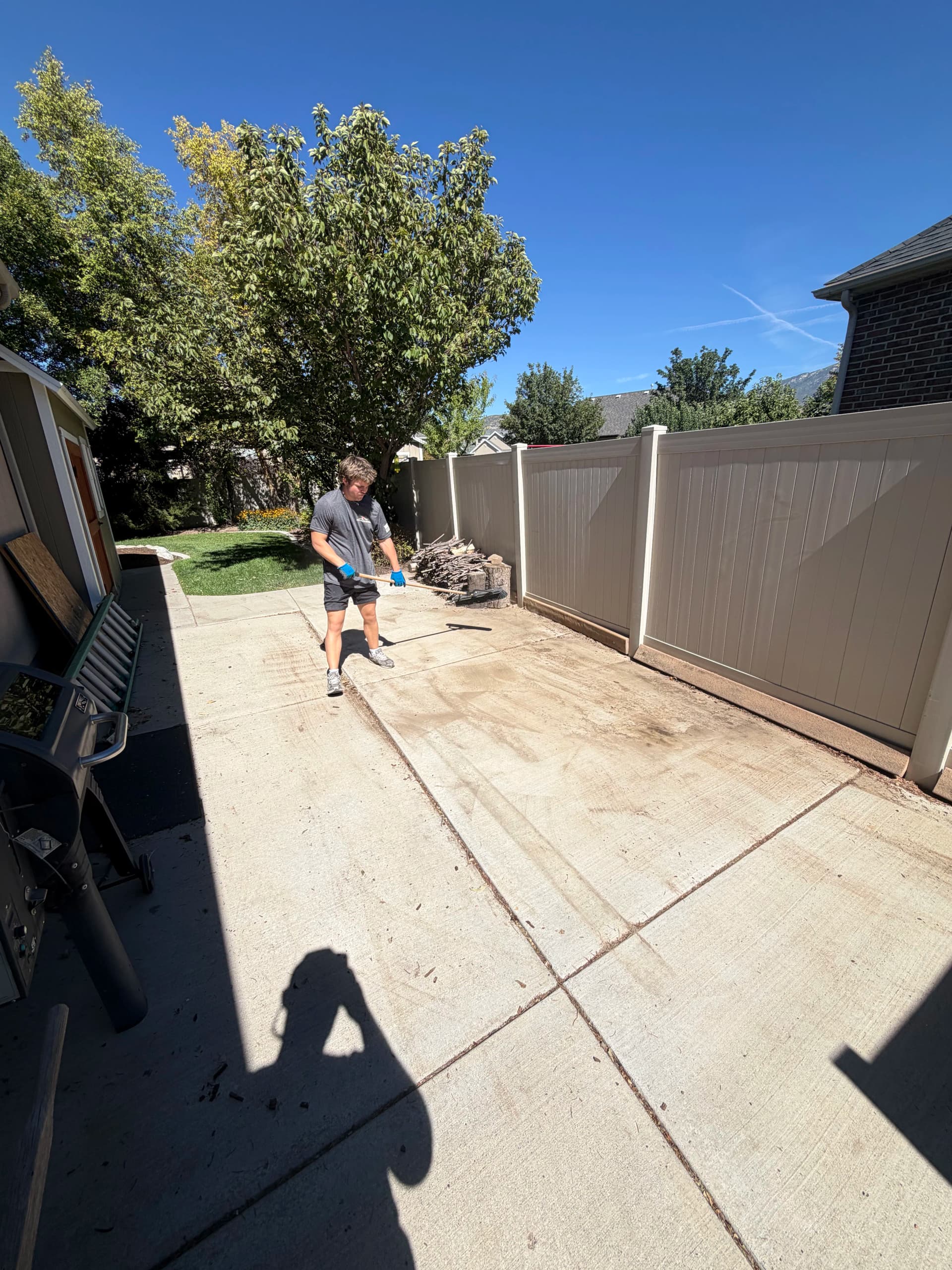 Gallery photos for Same-Day Yard Debris Removal in Lehi: Image #1